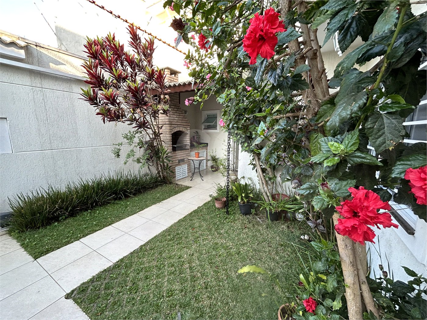 Sobrado à venda com 3 suítes em Tremembé, São Paulo, SP