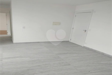 Apartamento à venda com 2 quartos em Guaiaúna, São Paulo, SP