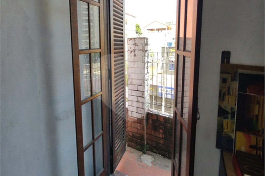 Casa à venda com 6 quartos, sendo 2 suítes,  no condomínio Doutor Francisco Ranieri, São Paulo - SP
