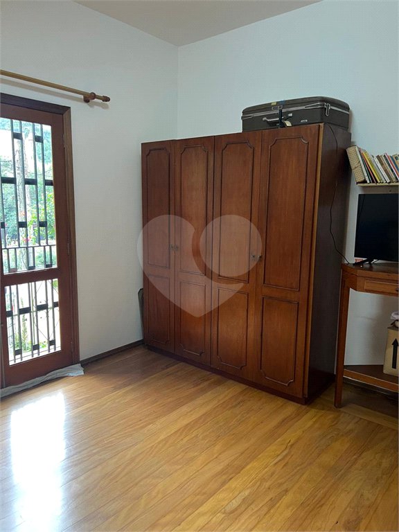 Casa à venda com 3 quartos, sendo 1 suíte, em Vila Mariana, São Paulo, SP