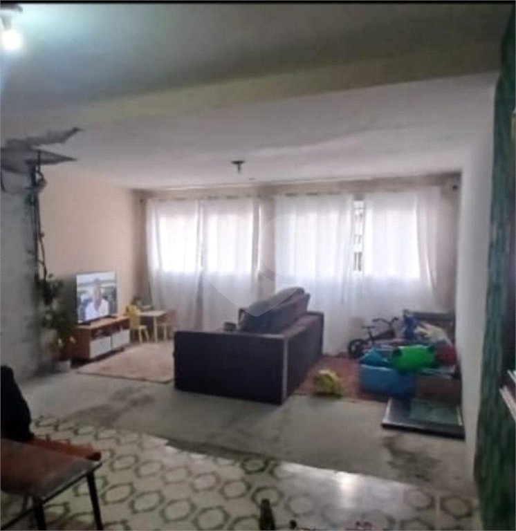 Sobrado à venda com 3 quartos, sendo 1 suíte,  em Jardim Peri Peri, São Paulo, SP