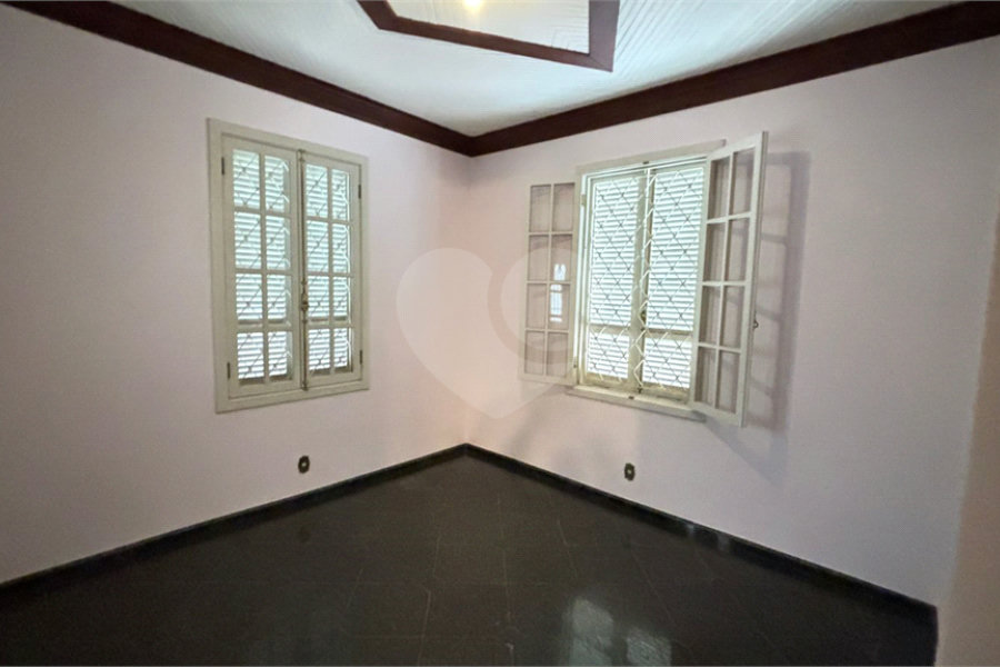 Sobrado à venda ou para alugar com 15 quartos em Tremembé, São Paulo, SP