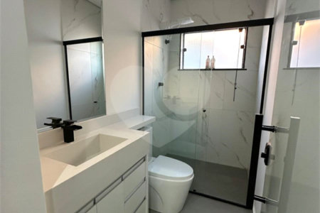 Casa à venda com 5 suítes no condomínio Riviera Santa Cristina Iii, Itaí - SP