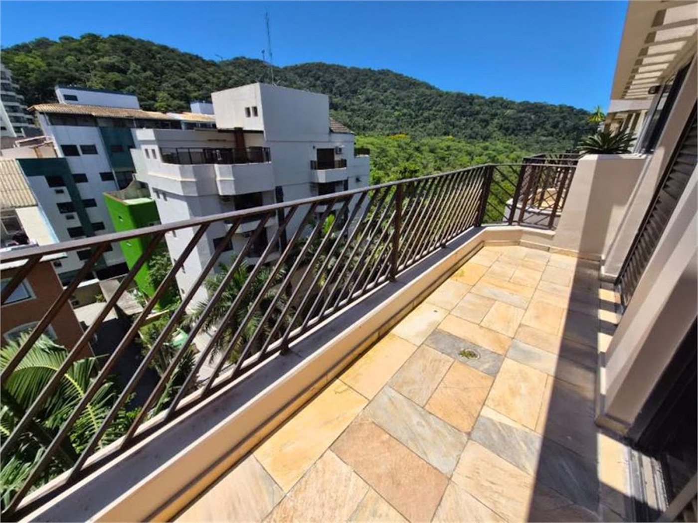 Apartamento Residencial à venda, Loteamento João Batista Julião, Guarujá - AP1261.