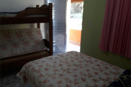 Chácara à venda com 8 quartos, sendo 3 suítes, no Centro, Toledo, MG