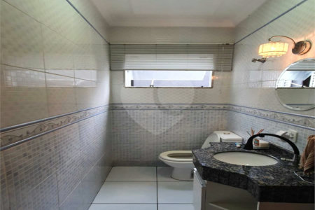 Casa à venda com 3 suítes no condomínio Portal dos Ipês, Indaiatuba - SP