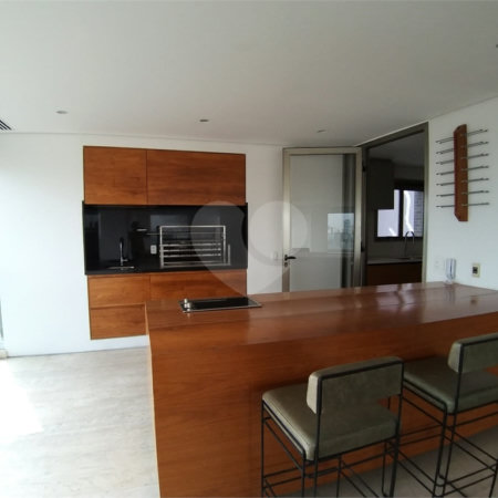 Apartamento à venda ou para alugar com 3 suítes em Pinheiros, São Paulo, SP