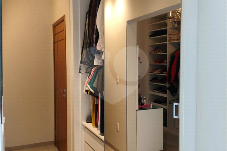 Casa à venda com 3 suítes em Carmo, Araraquara, SP