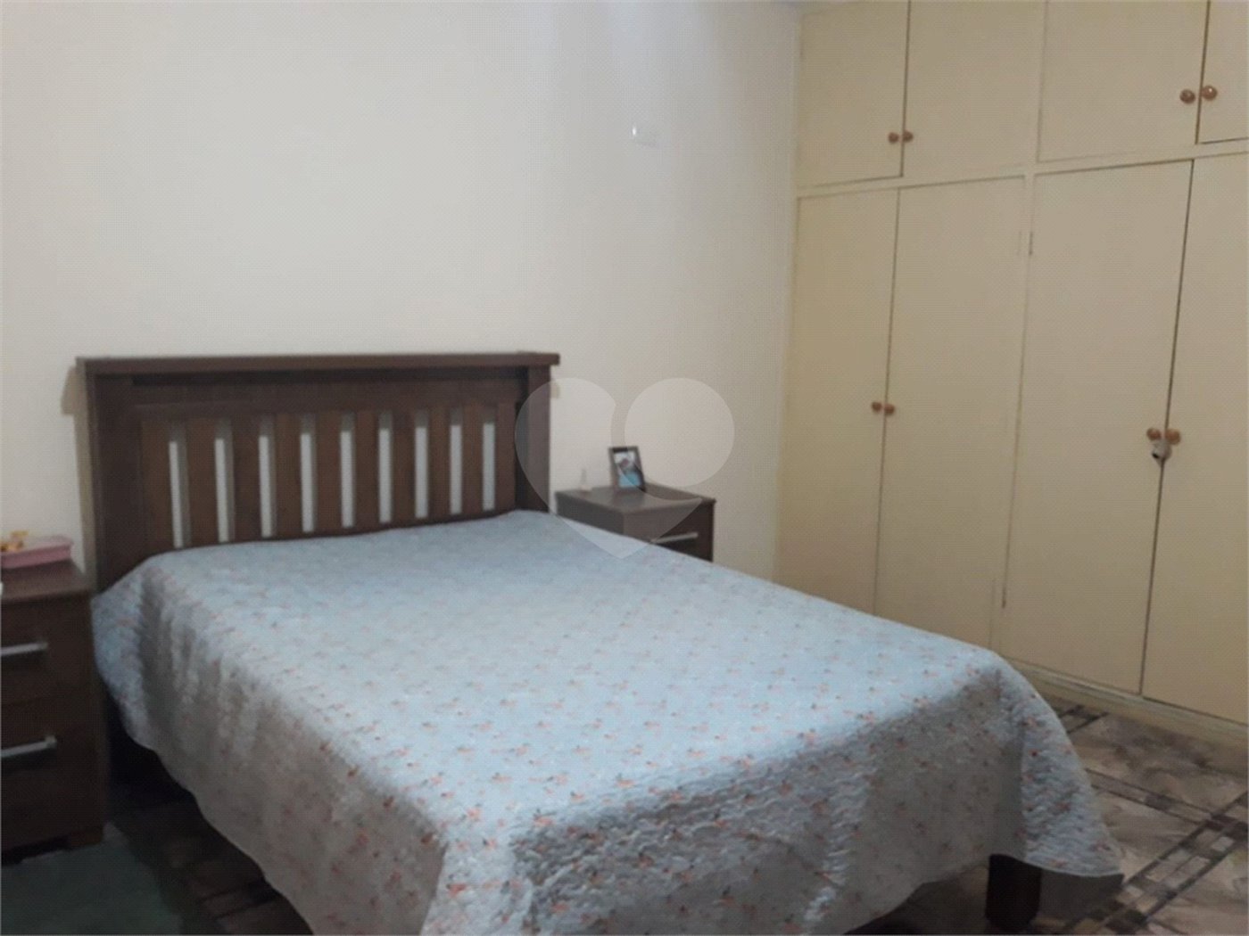 Sobrado à venda com 3 quartos, sendo 1 suíte,  em Esplanada Mendes Moraes, São Roque, SP
