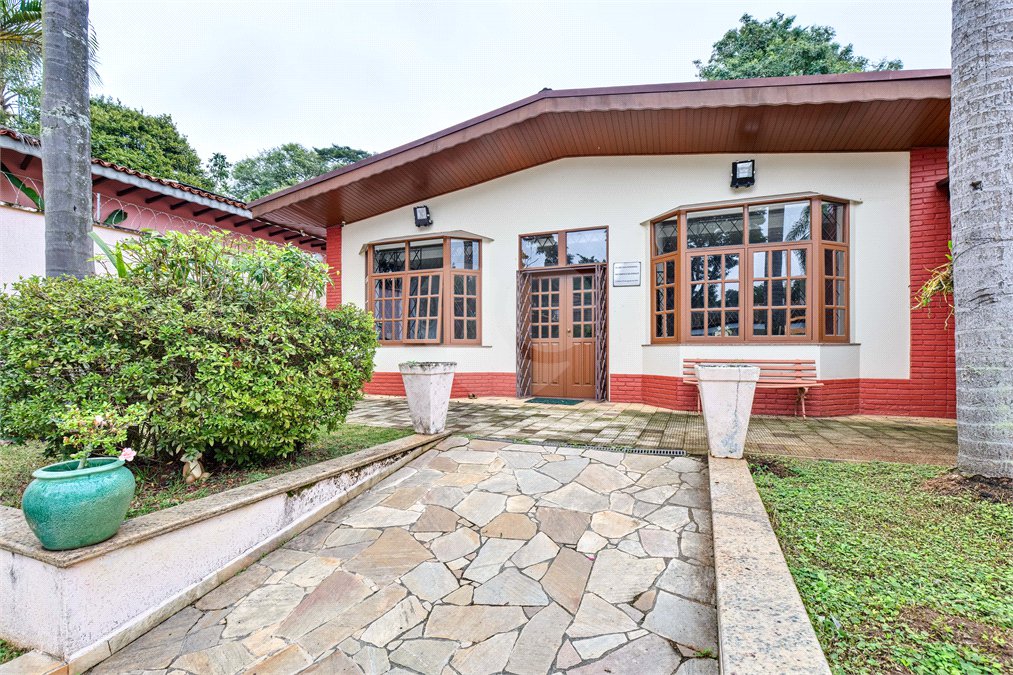 Casa à venda com 3 quartos, sendo 2 suítes, em Alto da Boa Vista, São Paulo, SP