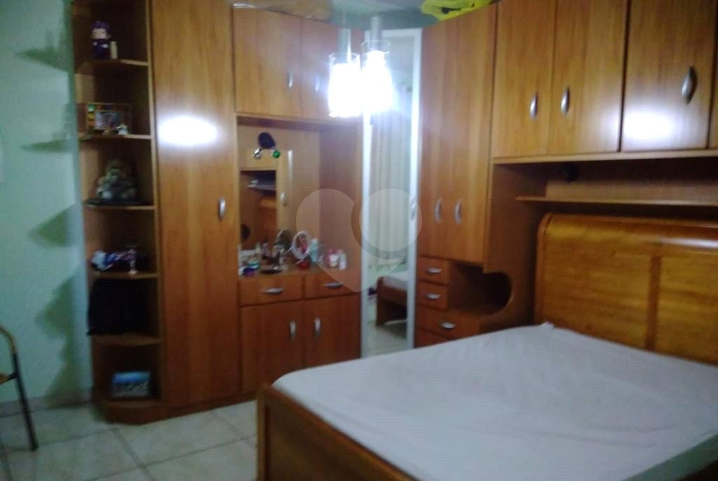 Casa à venda com 4 quartos, sendo 2 suítes, em Jardim Vila Galvão, Guarulhos, SP