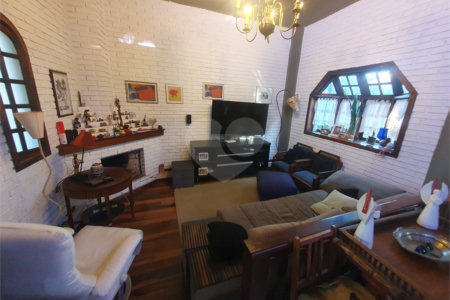 Casa à venda com 4 quartos, sendo 2 suítes,  no condomínio Vinhas da Vista Alegre - Lado Café, Vinhedo - SP