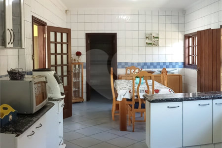 Casa à venda ou para alugar com 5 suítes no condomínio Vilage Zuleika Jabour, Salto - SP