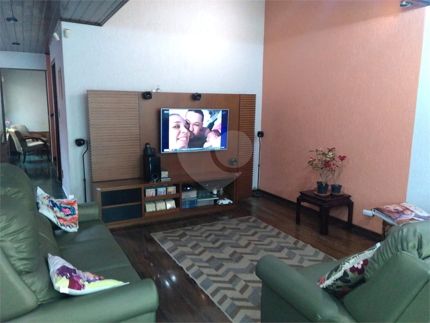 Casa à venda com 3 quartos, sendo 2 suítes,  em Vila Suissa, Mogi das Cruzes, SP