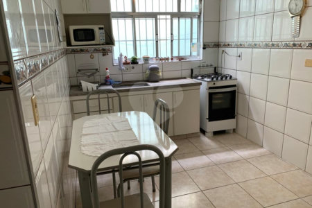 Casa à venda com 3 quartos, sendo 1 suíte,  em Bosque da Saúde, São Paulo, SP