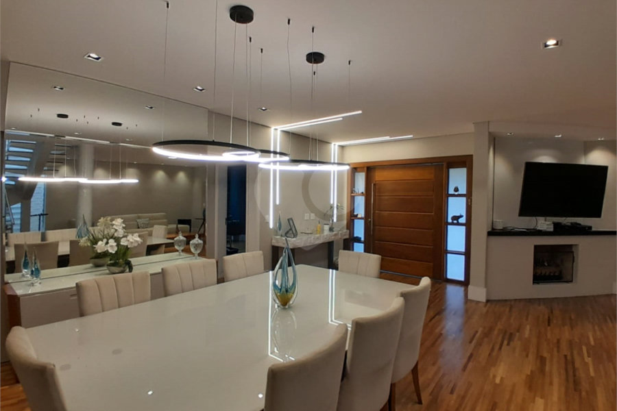 Casa à venda com 3 suítes no condomínio Suíça da Cantareira, Mairiporã - SP