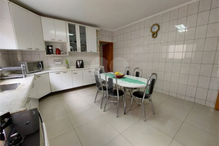 Sobrado à venda com 6 quartos, sendo 2 suítes, em Jardim São Paulo(zona Norte), São Paulo, SP