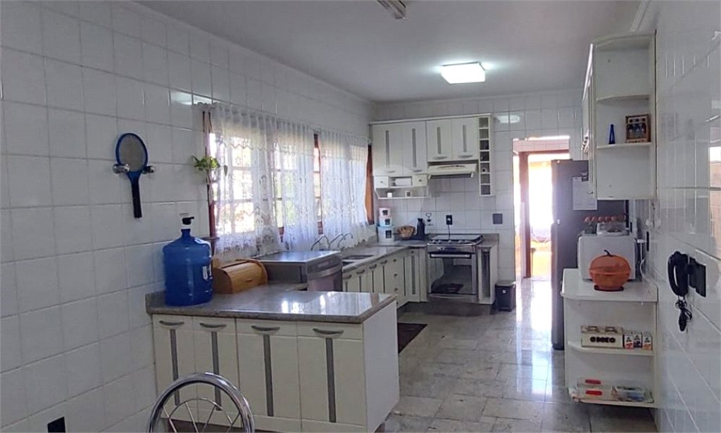 Casa à venda com 4 quartos, sendo 2 suítes, no condomínio Vivendas do Lago, Sorocaba - SP