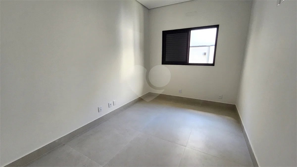Casa Térrea Recém-Construída à Venda no Condomínio Portal do Bosque – Louveira/SP