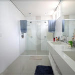 Sobrado excelente com piscina. Espaço gourmet. Salão de festas. Home office. Rua particular
