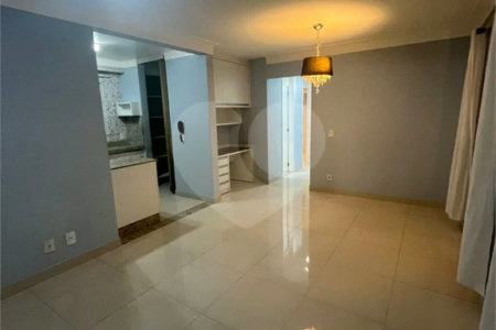 Apartamento 3 dormitórios no Avalon