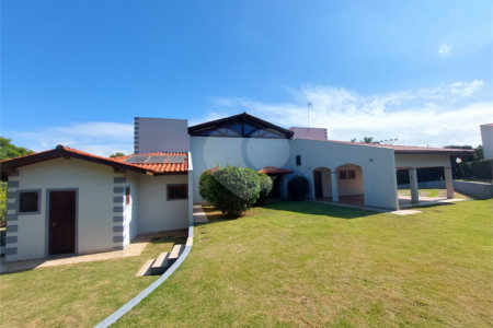 Casa à venda com 4 suítes no condomínio Monte Belo, Salto - SP