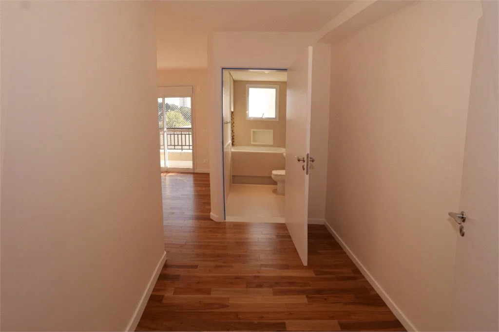 Apartamento à venda com 3 suítes em Vila Romana, São Paulo, SP