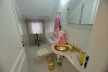 Sobrado à venda com 3 quartos, sendo 1 suíte, em Jardim Pinheiros, São Paulo, SP