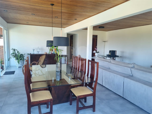 Casa à venda com 3 quartos, sendo 1 suíte,  no condomínio Alpes da Cantareira, Mairiporã - SP