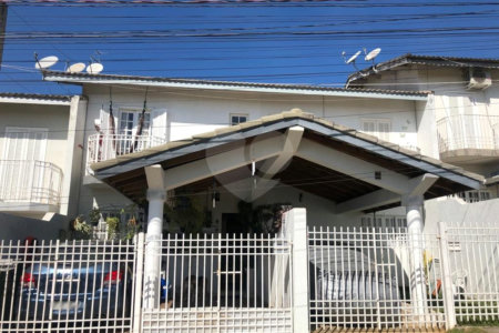 Sobrado à venda com 2 suítes no Centro, Bom Jesus dos Perdões, SP