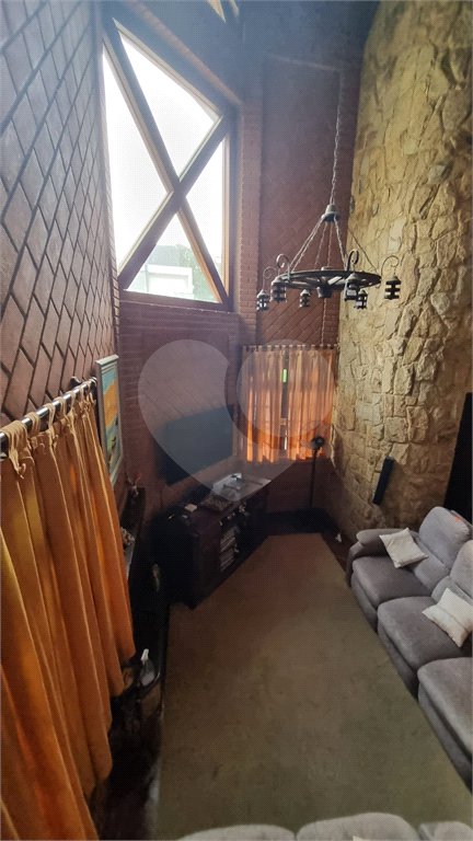 Casa à venda com 4 quartos, sendo 2 suítes, no condomínio Aruã Eco Park, Mogi das Cruzes - SP