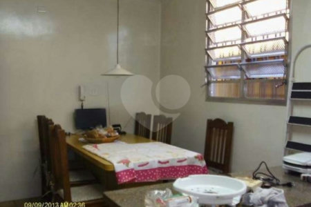 Sobrado à venda com 4 quartos, sendo 2 suítes, em Jardim Peri Peri, São Paulo, SP