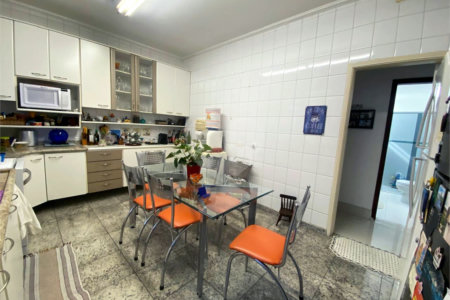 Sobrado à venda com 3 quartos, sendo 1 suíte, em Campo Belo, São Paulo, SP