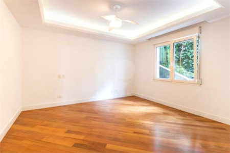 Casa à venda com 6 suítes no condomínio Vitória Régia, São Paulo - SP