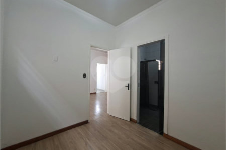 Casa à venda ou para alugar com 3 quartos, sendo 1 suíte, em Vila Aparecida, Itapetininga, SP