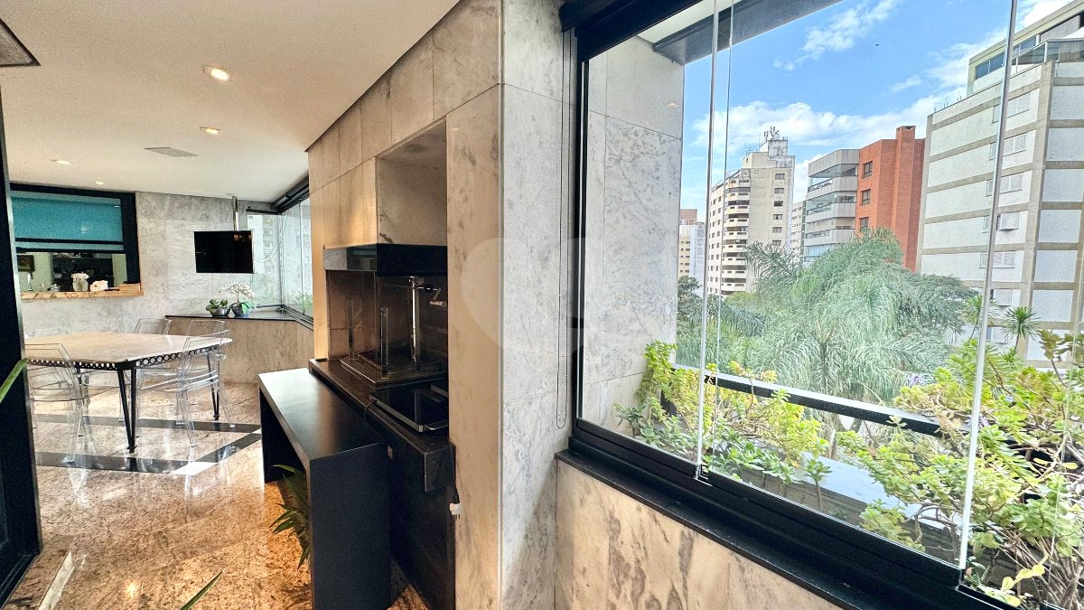 Apartamento à venda com 4 suítes em Moema, São Paulo, SP
