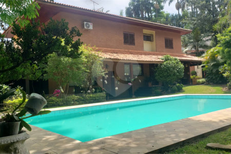 Sobrado à venda com 4 quartos, sendo 2 suítes, em Jardim Marajoara, São Paulo, SP
