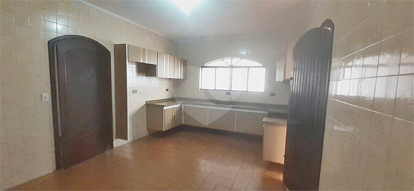 Sobrado à venda com 4 quartos, sendo 2 suítes,  em Vila Maria, São Paulo, SP