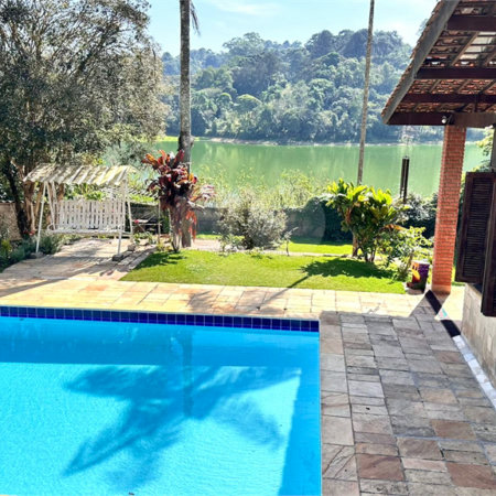 Casa à venda com 8 quartos, sendo 4 suítes, em Eldorado, Diadema, SP
