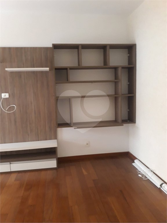 Apartamento à venda ou para alugar com 2 quartos, sendo 1 suíte, em Jardim Carambeí, São Roque, SP