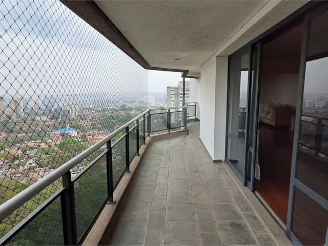 Apartamento para alugar com 4 quartos, sendo 3 suítes,  em Santo Amaro, São Paulo, SP