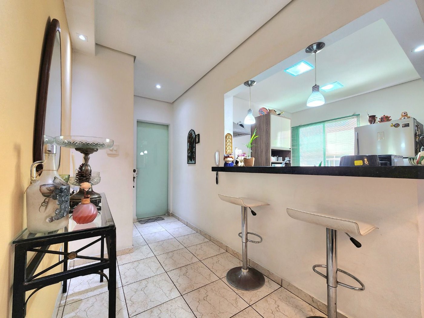 Apartamento 2 Dormitórios com Vista Mar, 1 Suíte e 50m da Praia – Santos