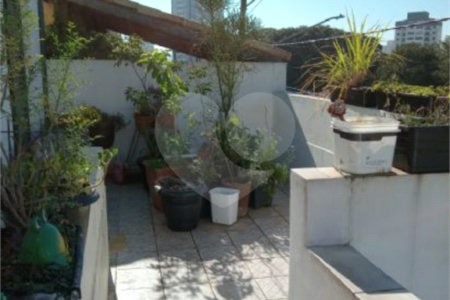 Sobrado à venda com 3 quartos, sendo 1 suíte, em Vila Paulicéia, São Paulo, SP