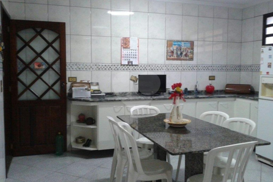Sobrado à venda com 3 quartos, sendo 1 suíte, em Tremembé, São Paulo, SP