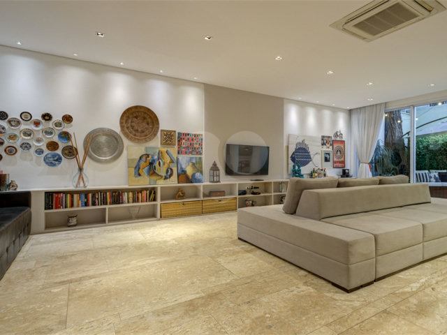 Casa à venda com 4 suítes no condomínio Ville de France, São Paulo - SP