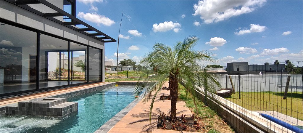 Casa à venda com 4 suítes no condomínio Campos de Santo Antonio II, Itu - SP