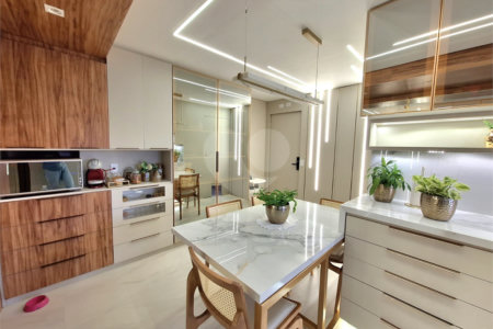Apartamento à venda com 4 quartos, sendo 2 suítes,  em Chácara Flora, São Paulo, SP