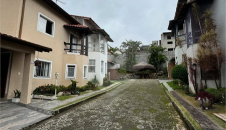 Sobrado à venda com 3 quartos, sendo 1 suíte,  em Mogi Moderno, Mogi das Cruzes, SP
