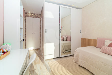 Casa à venda com 4 quartos, sendo 3 suítes, no condomínio Palm Hill North, São Paulo - SP
