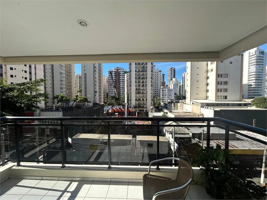Apartamento à venda com 4 quartos, sendo 2 suítes,  em Pinheiros, São Paulo, SP